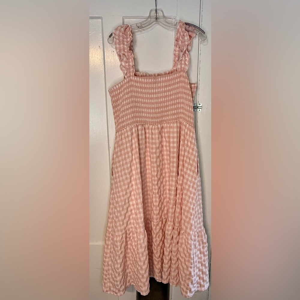 Elegant Pink Checkered Maxi Dress - Picture 6 of 6